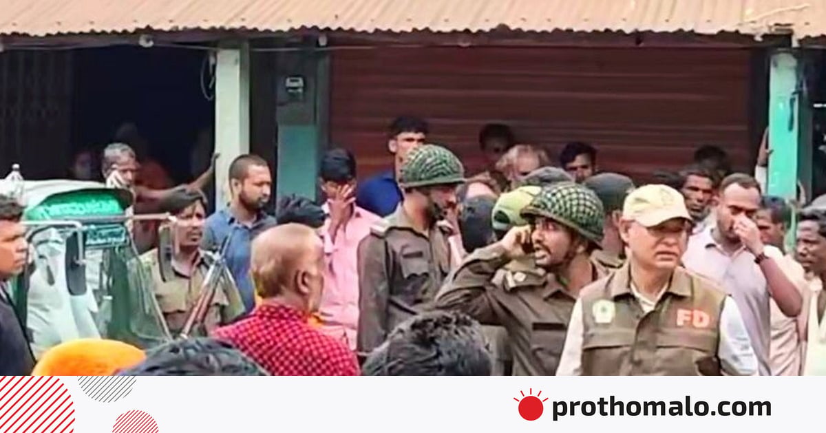 মহেশখালীতে মাইকে ঘোষণা দিয়ে বন বিভাগের উচ্ছেদ অভিযানে হামলা মহেশখালীতে মাইকে ঘোষণা দিয়ে বন বিভাগের উচ্ছেদ অভিযানে হামলা
