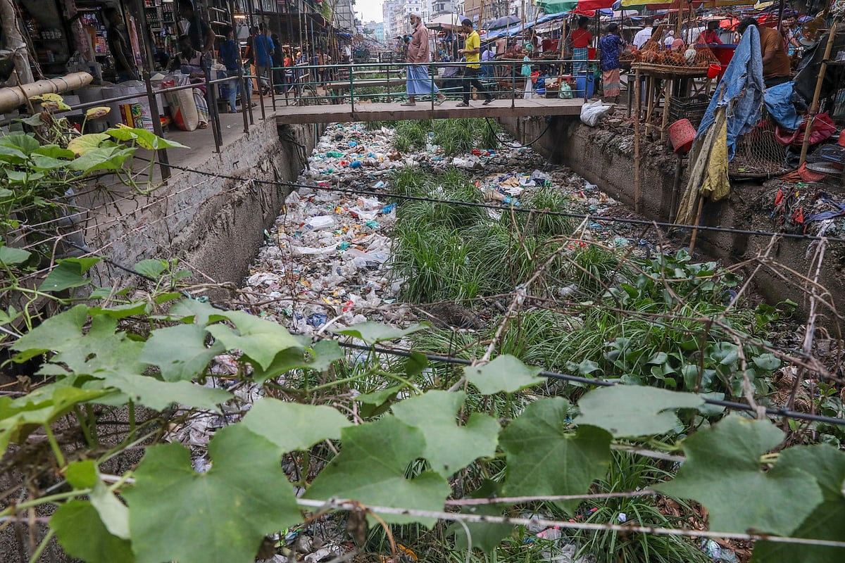 দখলে-দূষণে বেহাল, ঢাকার কুতুবখালী খাল কি টিকে থাকবে
