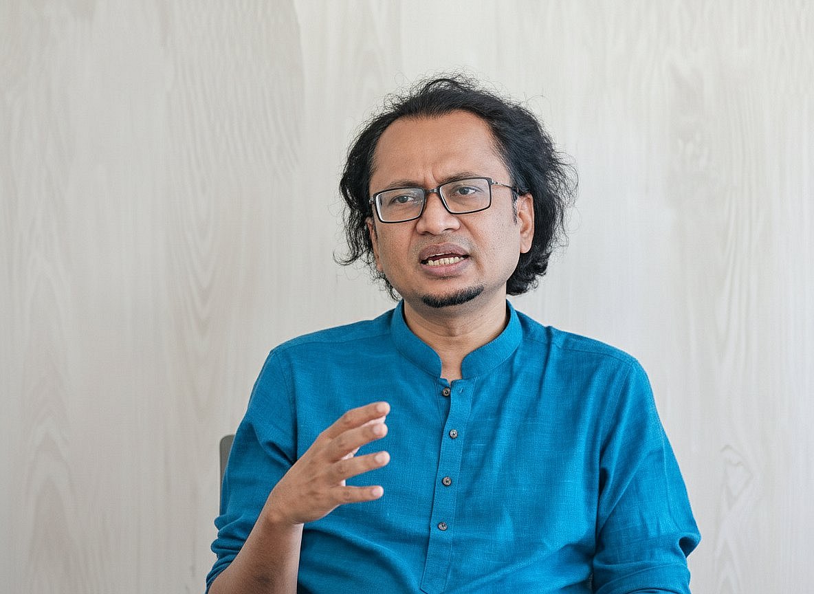 প্রধানমন্ত্রীর উপদেষ্টা জাহেদের সঙ্গে যা ঘটেছে