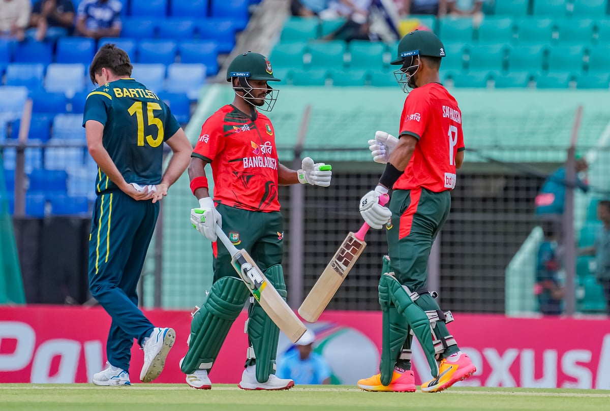 ডেভিডকেও ফেরালেন মেহেদী, বাংলাদেশ কি ম্যাচে ফিরল