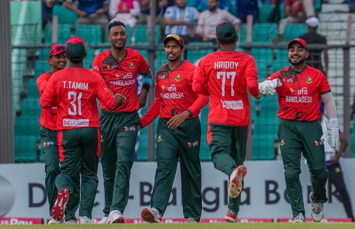অস্ট্রেলিয়ার বিপক্ষে প্রথম টি–টুয়েন্টিতে ৪ উইকেটে হারল বাংলাদেশ
