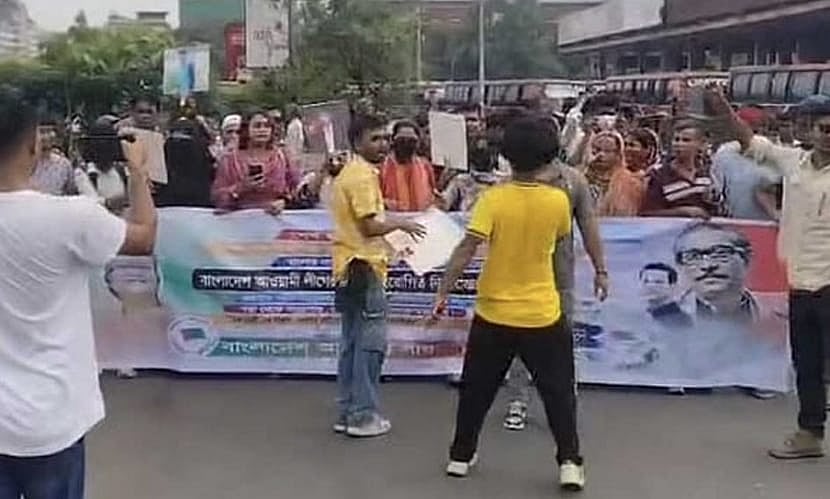 রাজধানীতে কার্যক্রম নিষিদ্ধ আওয়ামী লীগের মিছিল, ককটেল বিস্ফোরণ, আটক ৪