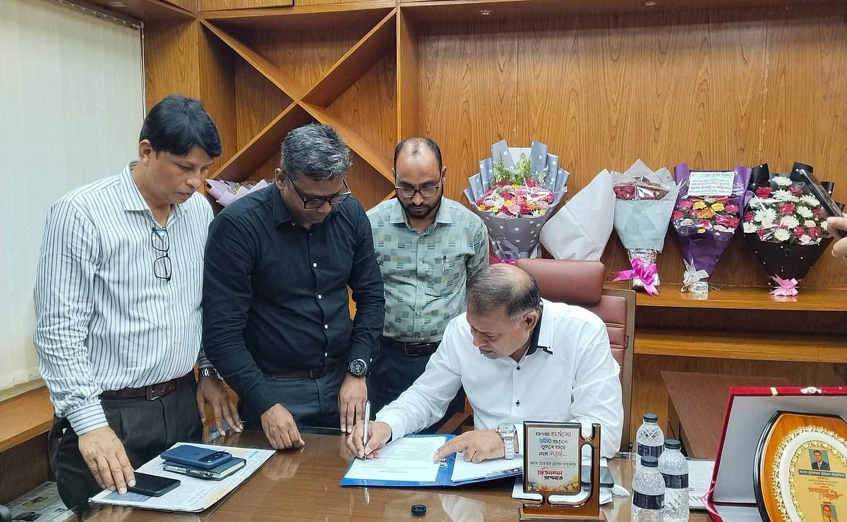 ময়মনসিংহ উন্নয়ন কর্তৃপক্ষের চেয়ারম্যানের দায়িত্ব নিলেন বিএনপি নেতা মোতাহার হোসেন