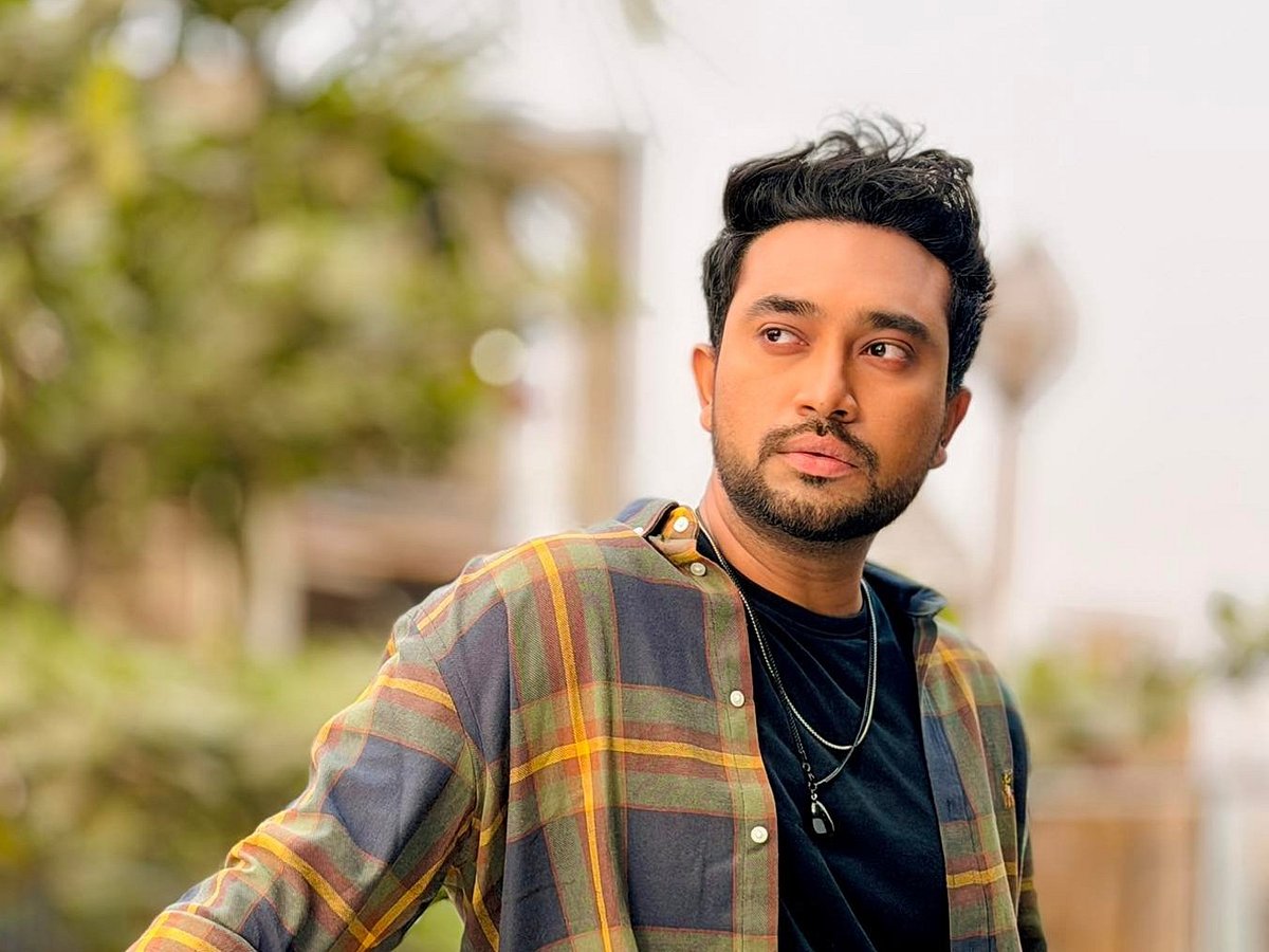 কক্সবাজারে ঘুরতে গিয়ে দুর্ঘটনায় স্ত্রীসহ আহত অভিনেতা জোভান