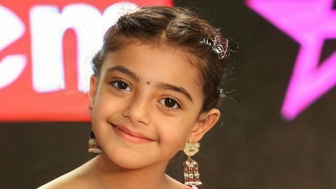 সেদিনের ছোট্ট মেয়েটি এখন জনপ্রিয় নায়িকা, ১২০ কোটি টাকার মালিক