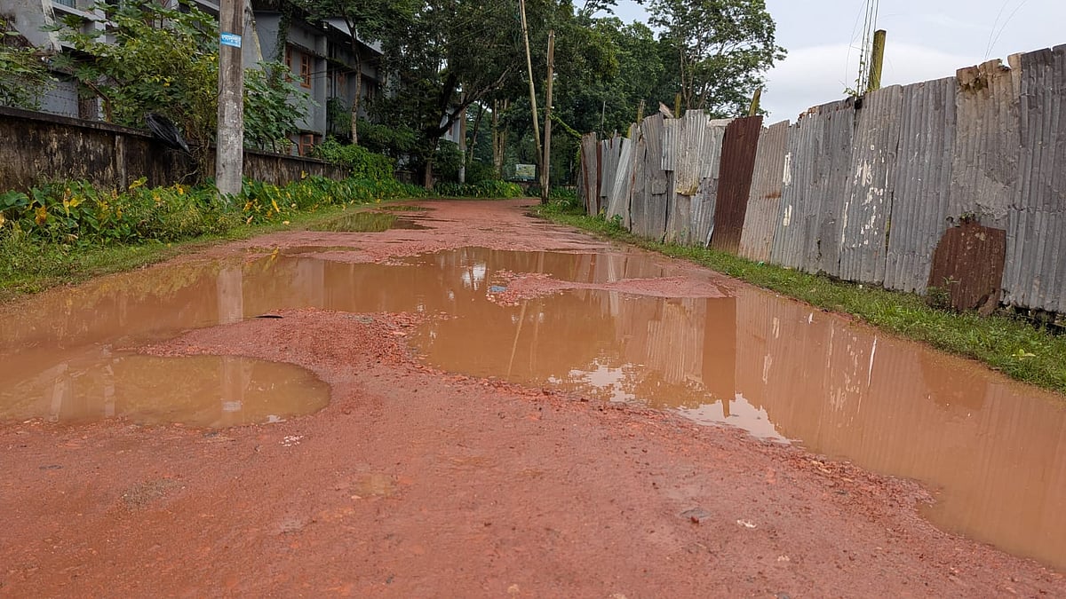 পটুয়াখালীতে ঠিকাদার পলাতক, ২২ মাস বন্ধ ৫৫ সেতু ও ৭ সড়কের কাজ