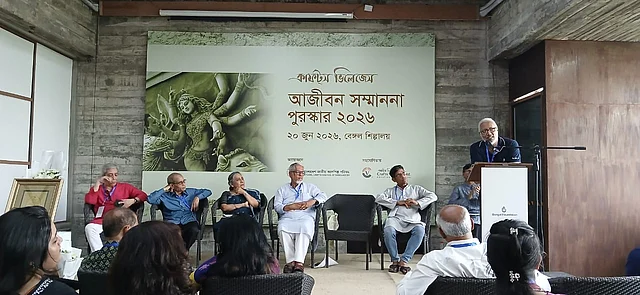 প্রতিমাশিল্পীদের জীবনসংগ্রামের কথা শুনিয়েছেন সাংবাদিক সুশান্ত ঘোষ