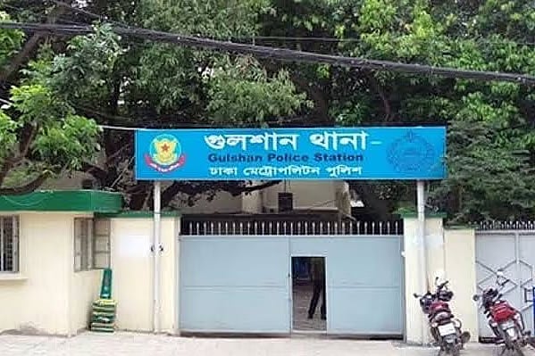 প্রায় সাত ঘণ্টা চেষ্টার পর থানায় এজাহারটি দিতে পারলেন আদিল হোসেন