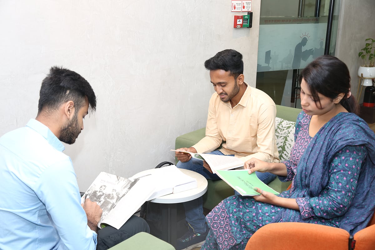যুব উন্নয়ন অধিদপ্তর নেবে ২৪২ জন, চাকরি করতে চাইলে করুন আবেদন