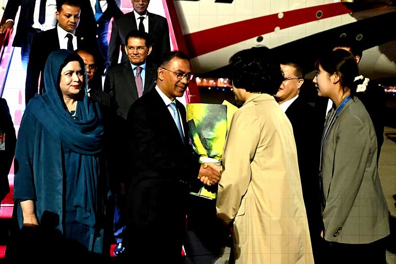 প্রধানমন্ত্রী তারেক রহমান তিন দিনের সরকারি সফরে চীনে পৌঁছেছেন
