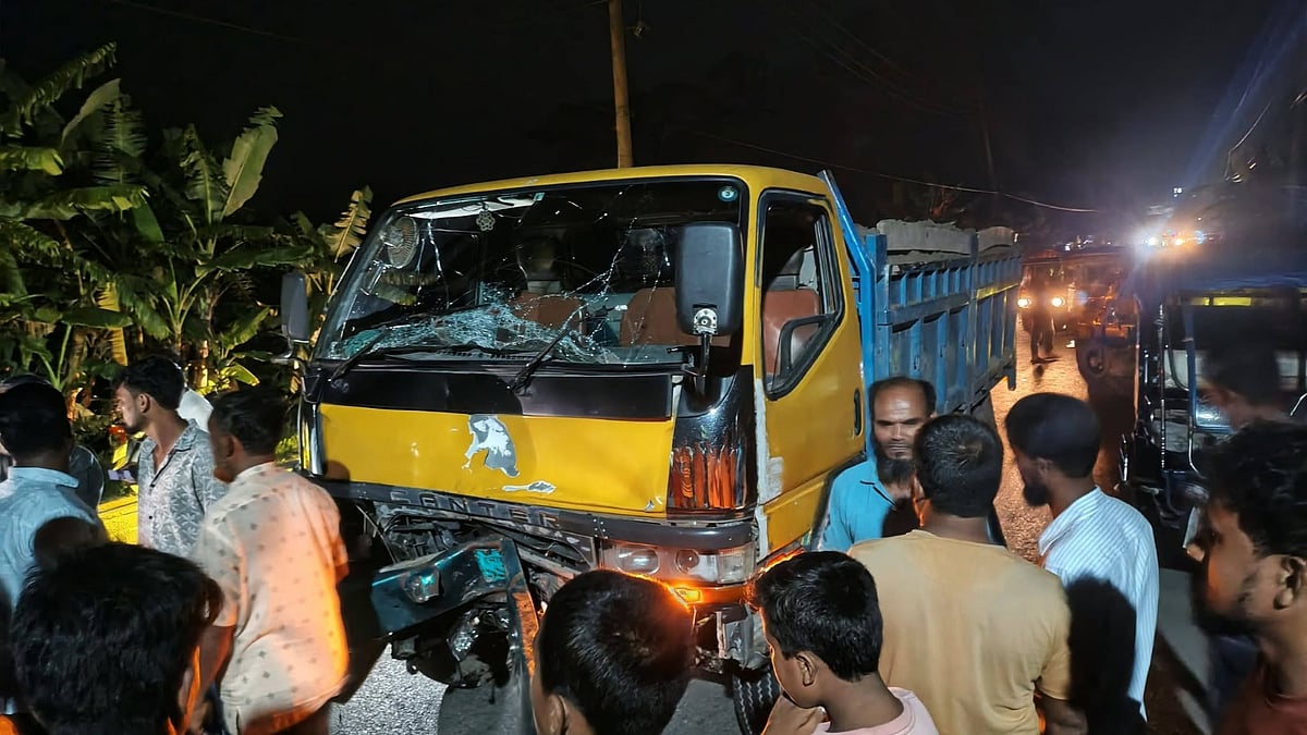 নোয়াখালীতে পিকআপ ভ্যানের সঙ্গে সংঘর্ষে দুই মোটরসাইকেল আরোহী নিহত