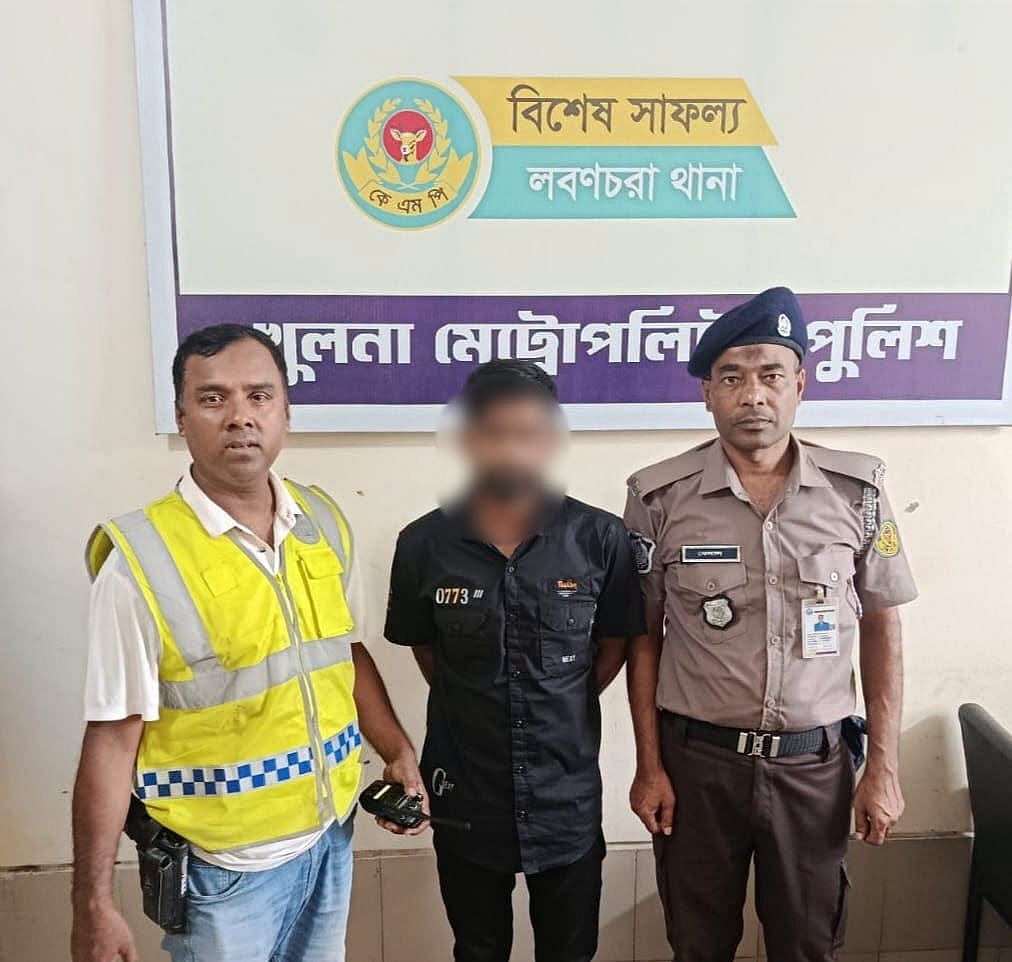 খুলনায় ‘আশিক গ্রুপের শীর্ষ শুটার’ গ্রেপ্তার, তাঁর বিরুদ্ধে আছে যেসব অভিযোগ