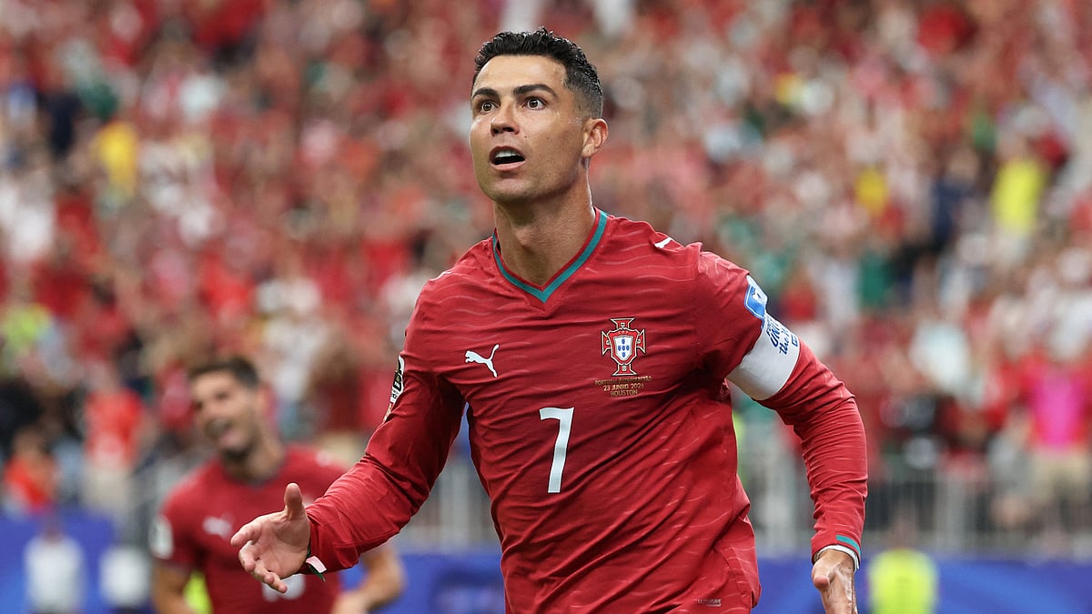 ষষ্ঠ বিশ্বকাপে গোল করে রোনালদোর রেকর্ড গড়ার রাত; ইংল্যান্ডের হোঁচট