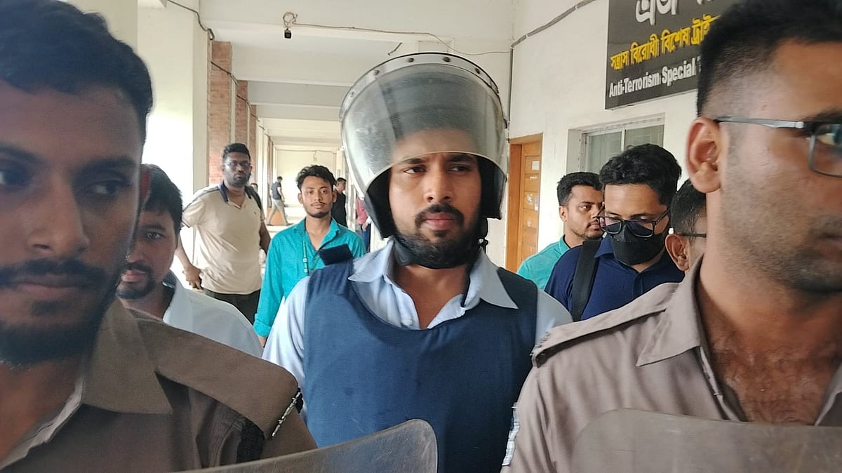 স্ত্রীকে আত্মহত্যায় প্ররোচনার মামলায় অভিনেতা আলভী দুই দিনের রিমান্ডে