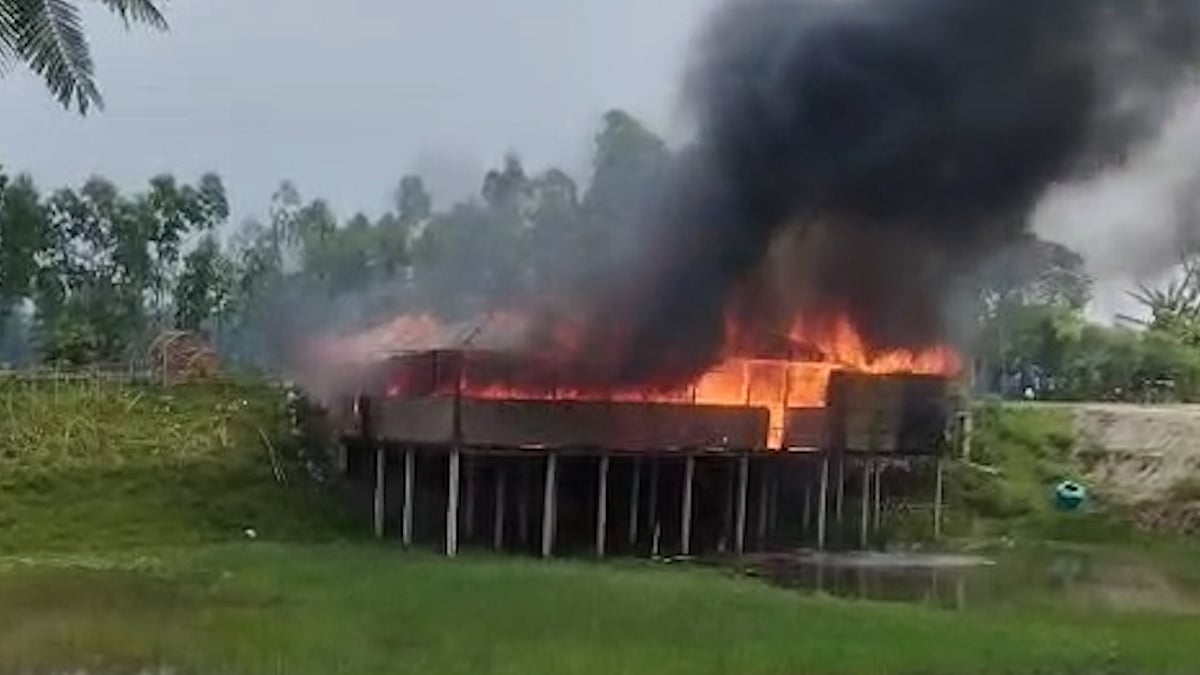 রেস্তোরাঁ কর্মচারীর বিরুদ্ধে শিশু ধর্ষণচেষ্টার অভিযোগ, বিক্ষুব্ধ জনতার আগুন–ভাঙচুর