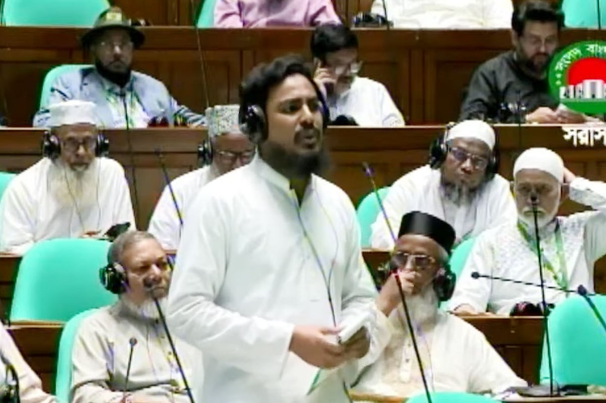 দায়িত্ব গ্রহণের চার মাসে সরকার ঋণ নিয়েছে এক লাখ কোটি টাকা: সংসদে আখতার হোসেন