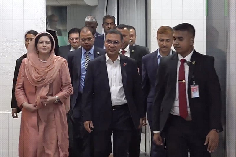 প্রথম বিদেশ সফর শেষে দেশে ফিরলেন প্রধানমন্ত্রী তারেক রহমান