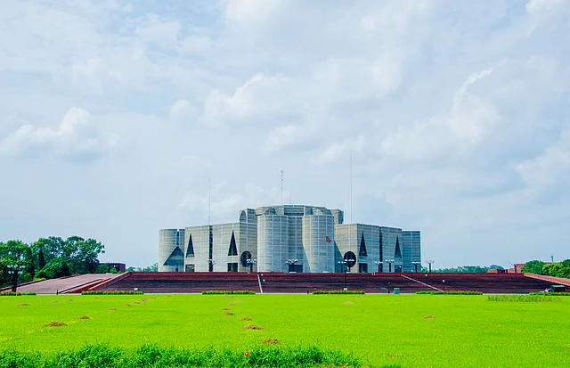জাতীয় সংসদ ভবনে জাতীয় পতাকা নির্দিষ্ট দিনে উত্তোলন করা যাবে