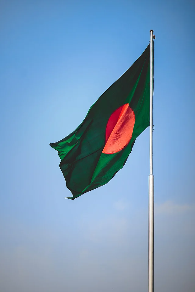 পতাকা উত্তোলনে নির্ধিষ্ট নিয়ম আছে