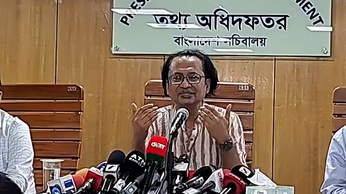 নিষেধাজ্ঞা অমান্য করে মিডিয়াগুলো শেখ হাসিনার বক্তব্য প্রচার করছে: তথ্য উপদেষ্টা