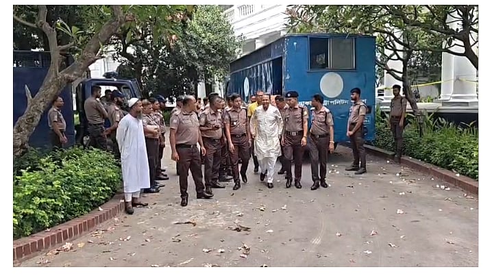 রায় ঘোষণা আজ, ইনুকে ট্রাইব্যুনালে আনা হয়েছে