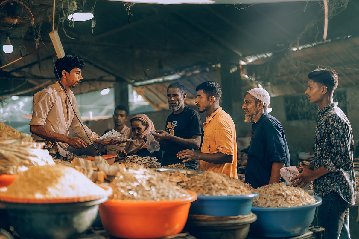 বাজারে কৃত্রিম সংকট তৈরি করার পাপ ও তার শাস্তি