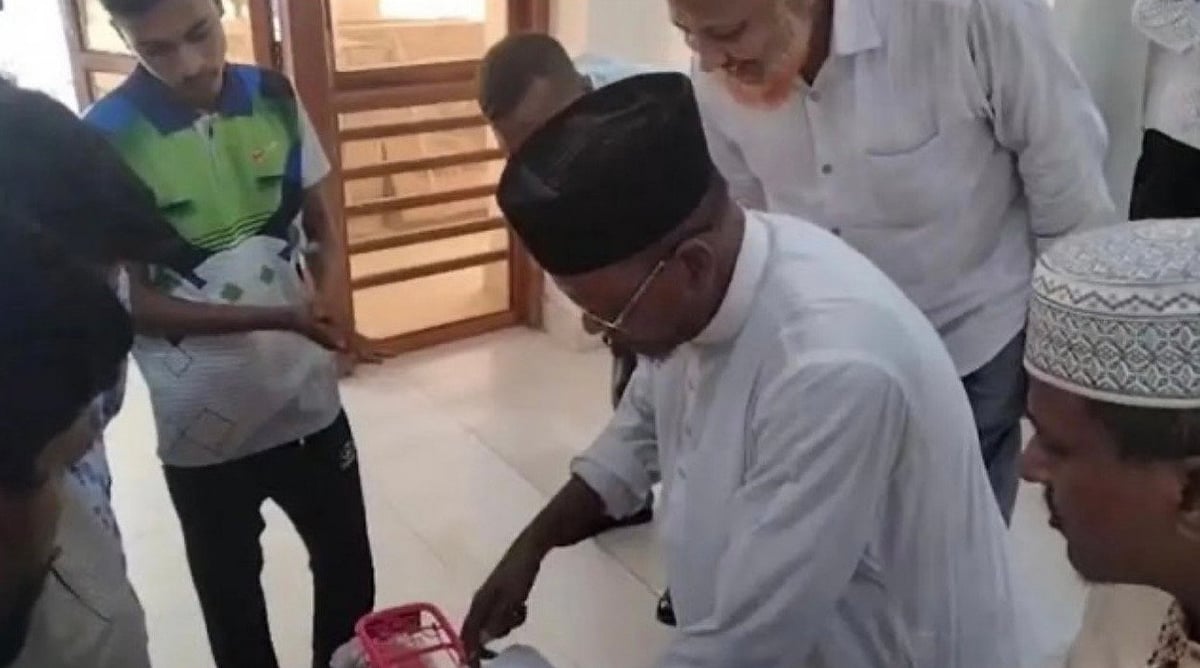 সরকারি বরাদ্দের সাইকেল নাতনিকে উপহার দিলেন জামায়াত নেতা, সমালোচনার মুখে ফেরত