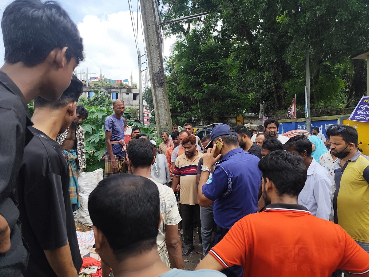 ময়লার ভাগাড়ে নবজাতকের মরদেহ, বাবা জানালেন দাফনের দায়িত্ব নিয়েছিলেন এক স্বজন