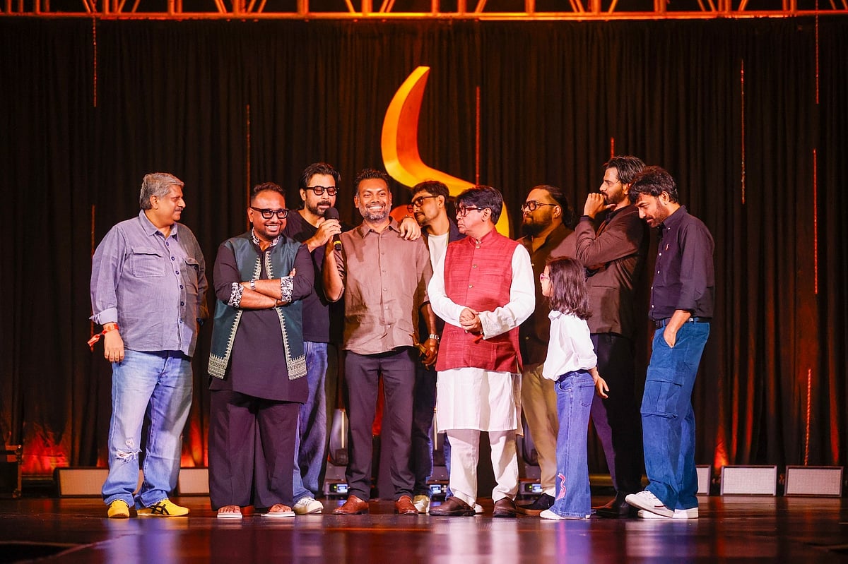 কার হাতে কোন পুরস্কার