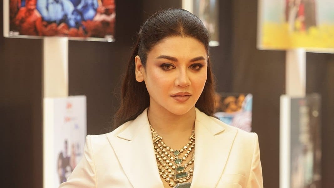 চরকি কার্নিভ্যালের রেড কার্পেটে আরও কিছু তারকার একঝলক