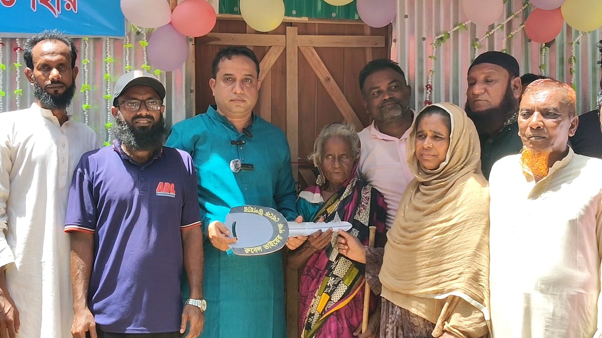 ভিক্ষা করে নির্বাচনী তহবিলে দিয়েছিলেন ৭০ টাকা, বদলে পেলেন নতুন ঘর