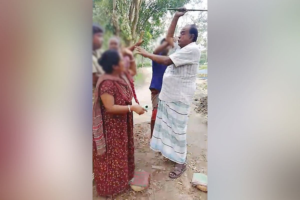 নারীসহ কয়েকজনকে পেটালেন ইউপি চেয়ারম্যান, ভিডিও ভাইরাল
