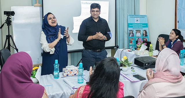 কর্মশালা পরিচালনা করেন দ্য এমইপিপিডির প্রধান নির্বাহী কর্মকর্তা ও লিড মাস্টার ট্রেইনার মো. হাসিবুস সাহিদ এবং প্রতিষ্ঠানের প্রিন্সিপাল সাদিয়া আইরিন।