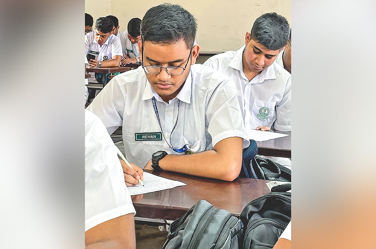 এইচএসসি পরীক্ষা ২০২৬। ইংরেজি ১ম পত্র:  নম্বর ১০০, উত্তর করতে হবে ১১টি প্রশ্নের