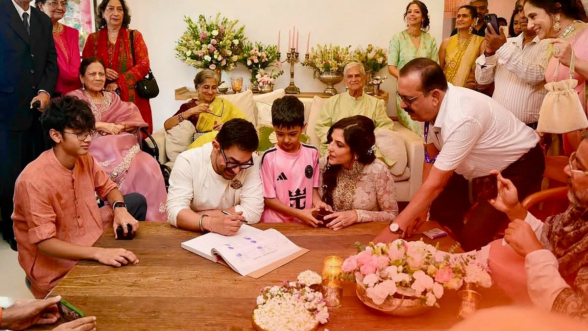 আমির খানের তৃতীয় স্ত্রী কে এই গৌরী স্প্র্যাট