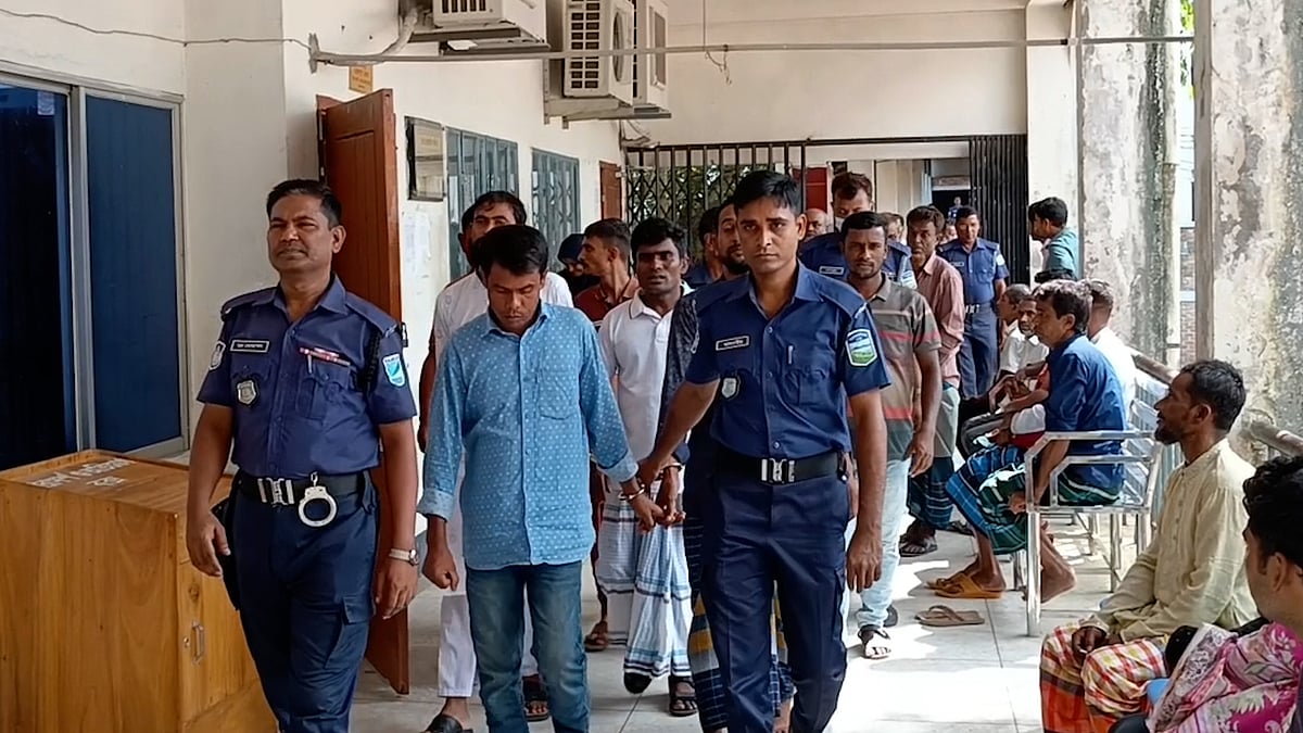 গৃহবধূ ধর্ষণের মামলায় ৭ জনের ফাঁসির রায়
