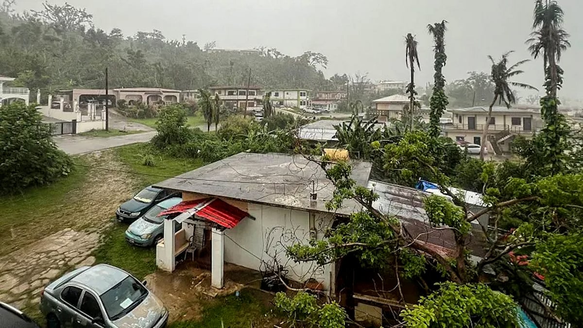 সুপার টাইফুন ‘বাভি’র তাণ্ডব: গুয়াম-উত্তর মারিয়ানা দ্বীপপুঞ্জে সর্বোচ্চ সতর্কতা