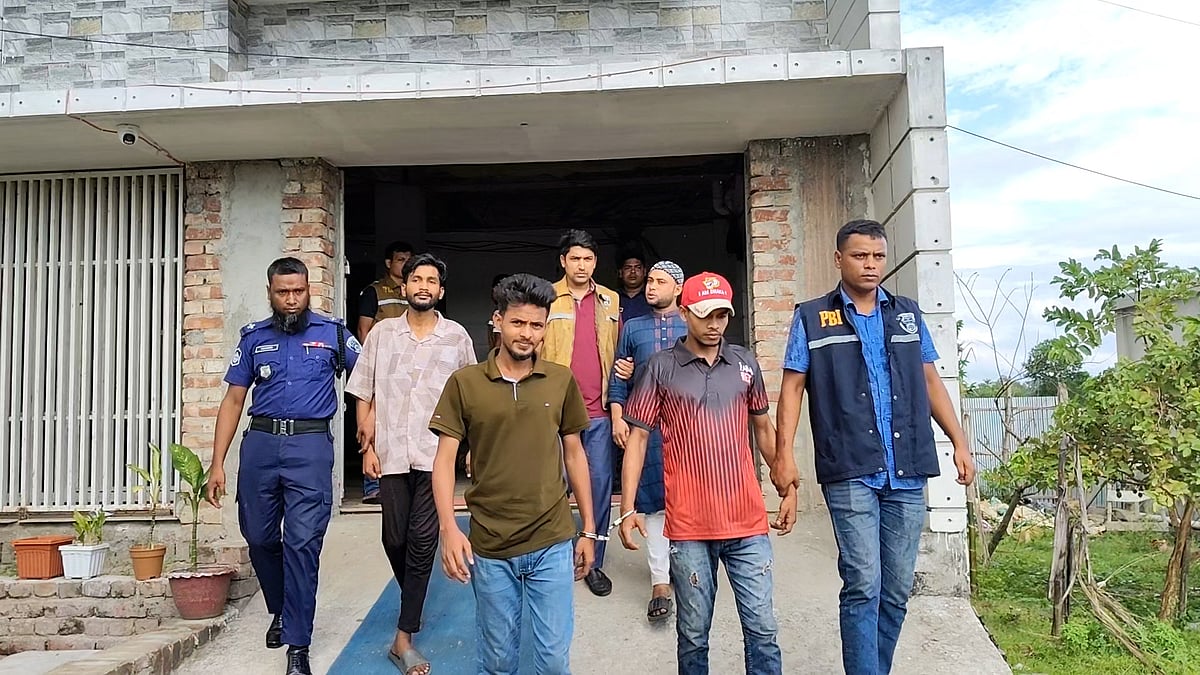 বাসা ছাড়তে বলায় মাকে মারধর, যুবককে গলা কেটে হত্যা করেন ৪ ভাই: পিবিআই