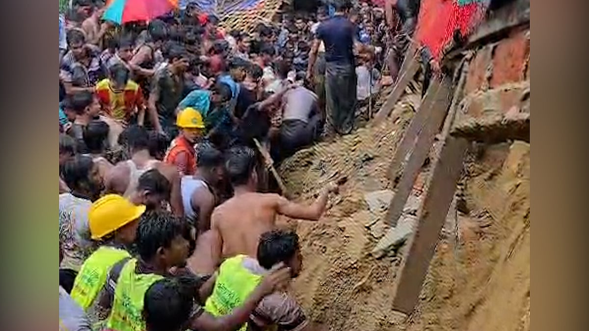 পাহাড়ধসে ৪ মাদ্রাসাছাত্রীসহ ৬ শিশুর মৃত্যু