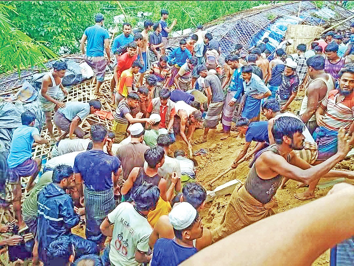 পাহাড়ধসে তিন দিনে ২২ জনের প্রাণহানি