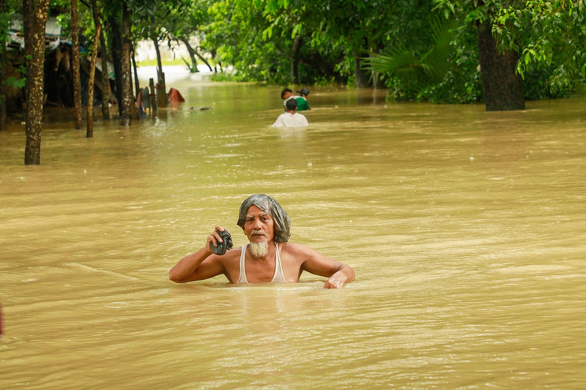 টানা বৃষ্টিতে পানিবন্দী চট্টগ্রাম