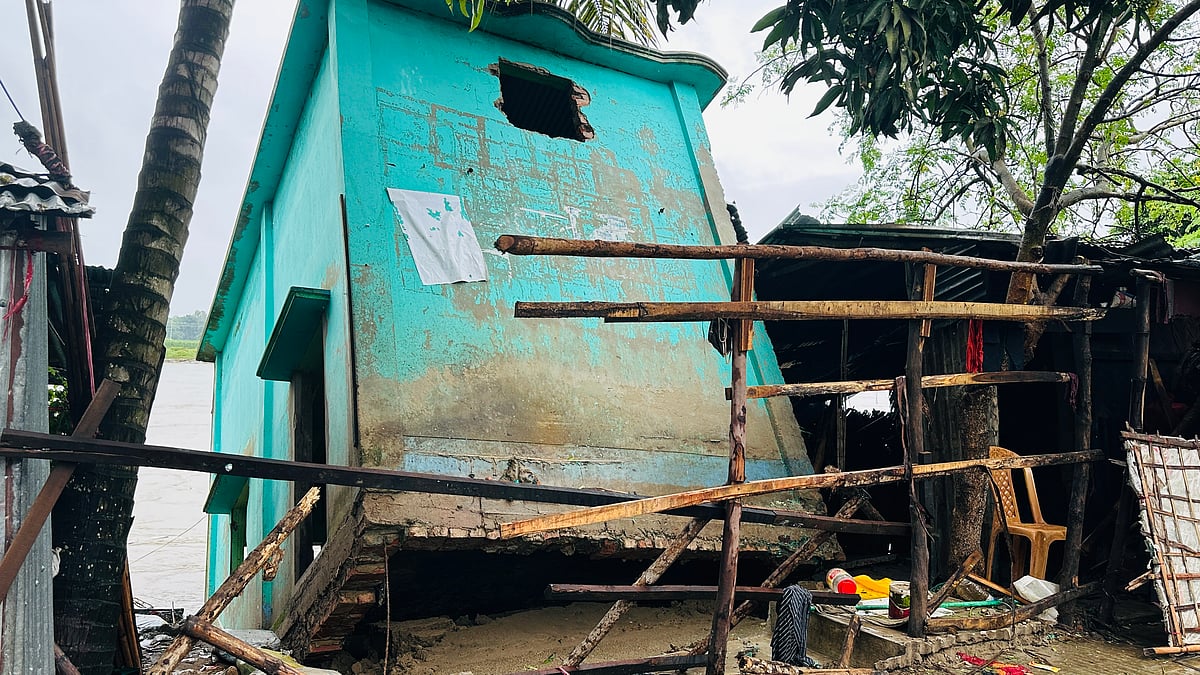টানা বৃষ্টিতে ভাঙছে সড়ক, ডুবছে বাড়ি
