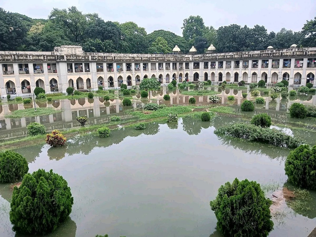 ঢাকা বিশ্ববিদ্যালয়ের সোমবারের সব পরীক্ষা স্থগিত