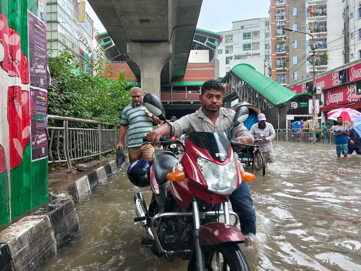 ‘আর কোনো ট্রিপ পামু না, আগে গাড়ি ঠিক করতে অইব’
