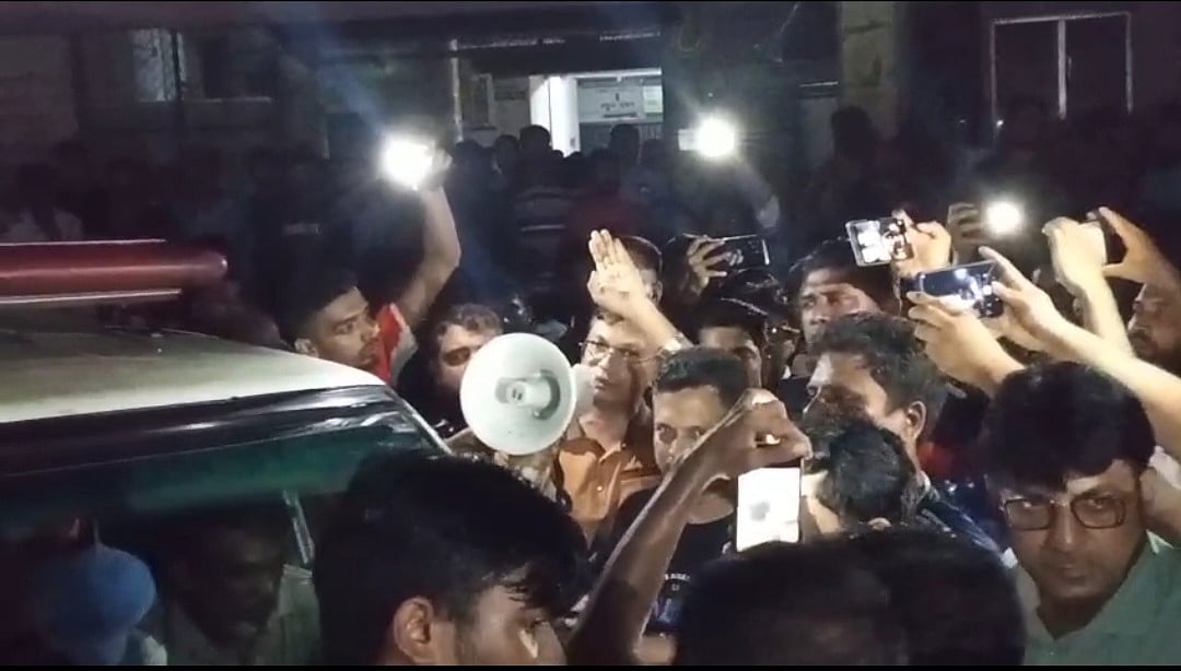 নেত্রকোনায় রোগীর মৃত্যুর পর চিকিৎসায় অবহেলার অভিযোগ, হাসপাতালে ভাঙচুর