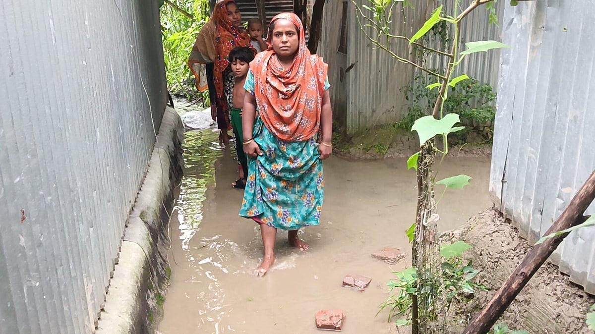 রাজবাড়ীতে জলাবদ্ধতা, দুর্ভোগে অর্ধশত পরিবার