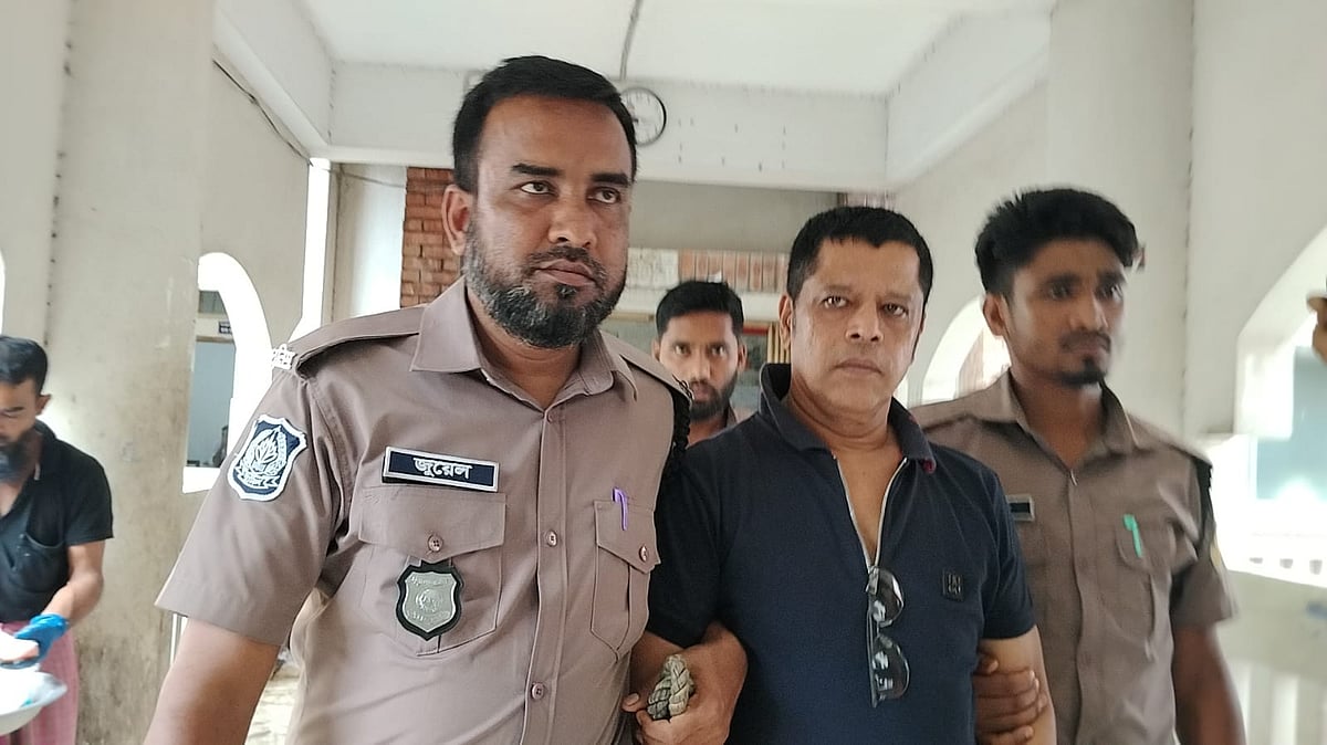 গুলশান থানার হত্যাচেষ্টা মামলায় সেলিম প্রধানকে গ্রেপ্তার দেখানোর আদেশ
