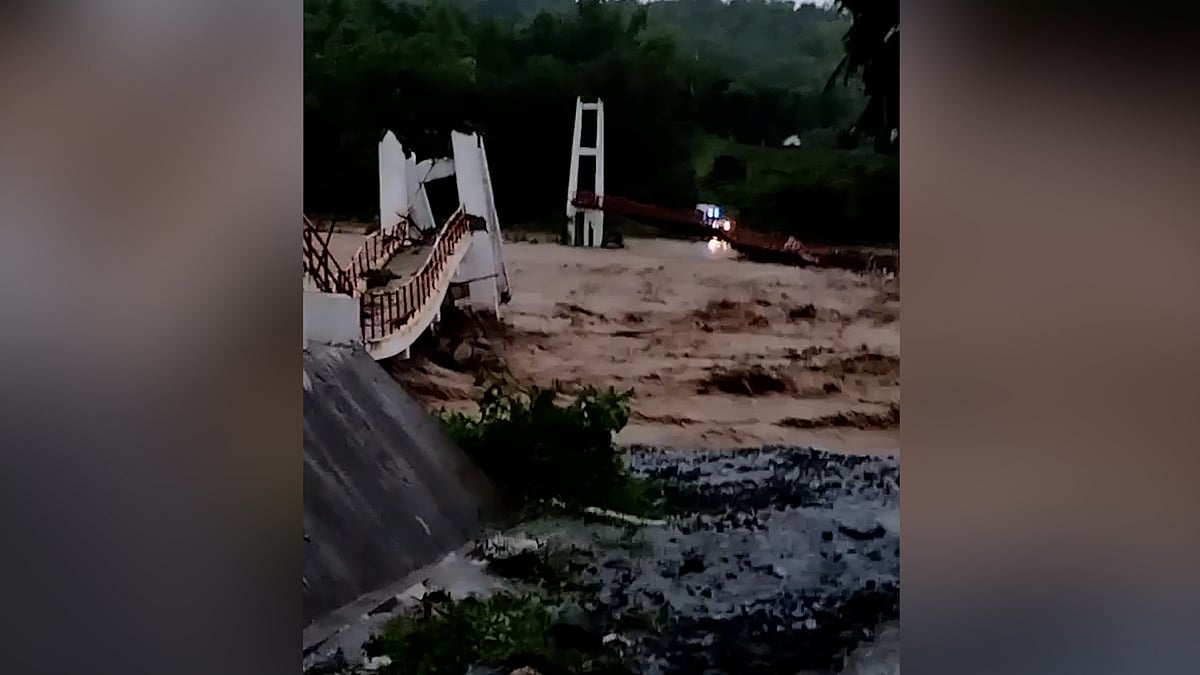 ফিলিপাইনে ব্যাপক বন্যা ও ভূমিধস