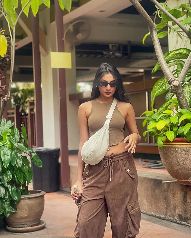 একসময় ভলিবল, ব্যাডমিন্টন ও টেনিস খেলতেন তিনি