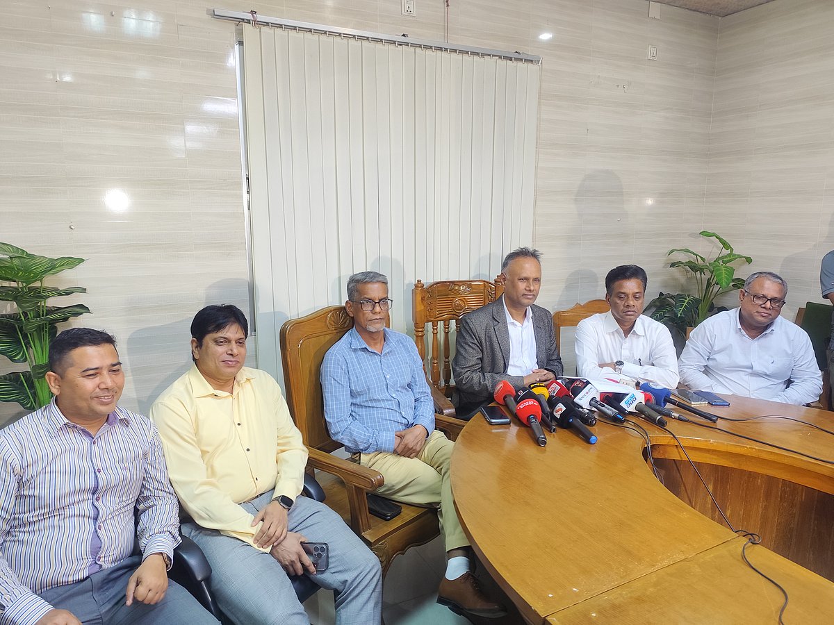 কুমিল্লায় জলাবদ্ধতা: পরীক্ষার্থীদের দুর্ভোগের জন্য দুঃখ প্রকাশ শিক্ষা বোর্ডের